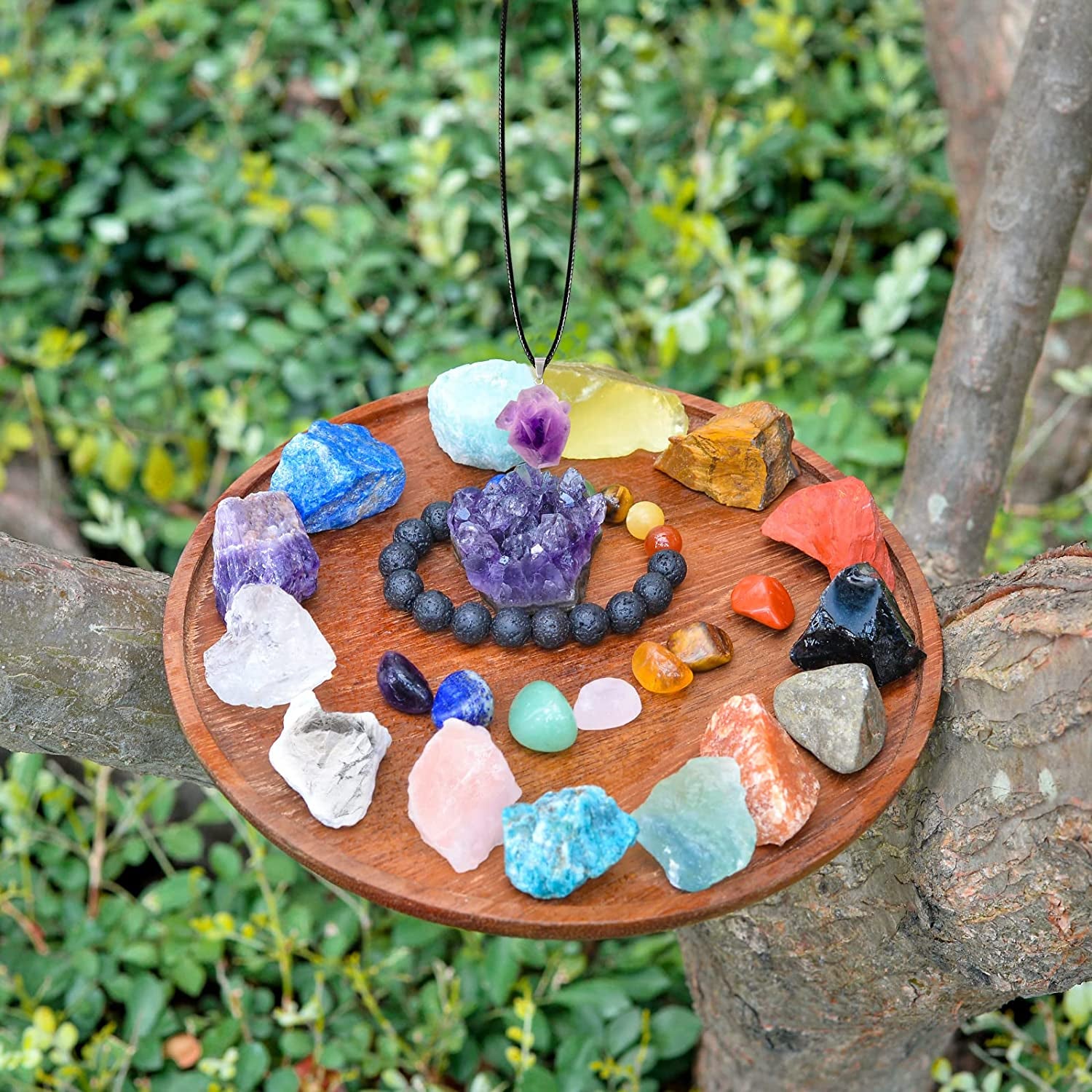 AOOVOO 26-Piece Healing Crystals and Stones Gift Set with 7 Raw Chakra Stones, 7 Tumbled Gemstones, Amethyst Necklace, Selenite Plate, Lava Bracelet, Clear Quartz, and Gift Box